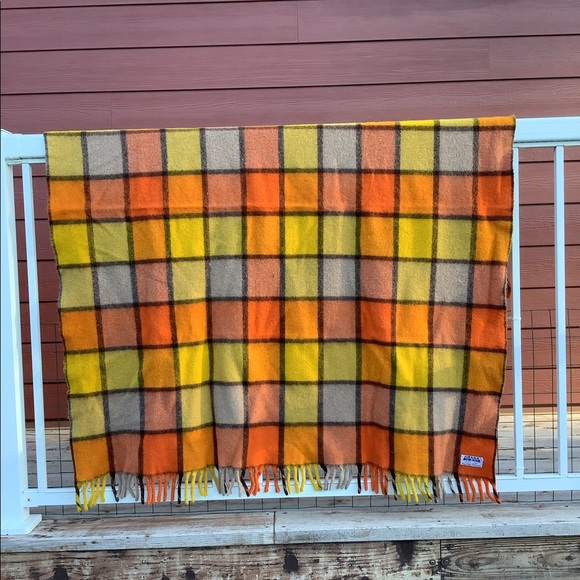 Bedding Vintage Amana Woolenills Orange And Yellow Plaid Throw